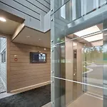 Naava Loft - Kaksikerroksinen Lasiseinähuoneisto Järvinäköalalla * Ähtäri