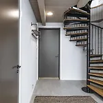 Naava 303 Loft - Kaksikerroksinen Lasiseinaehuoneisto Jaervinaekoealalla Appartement