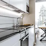 Huoneisto Naava Loft - Kaksikerroksinen Lasiseinähuoneisto Järvinäköalalla *