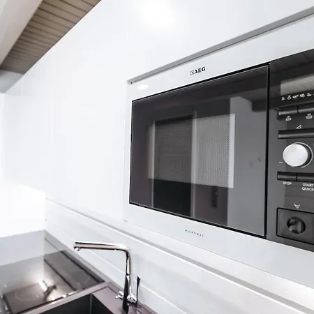 公寓 Naava 303 Loft - Kaksikerroksinen Lasiseinaehuoneisto Jaervinaekoealalla