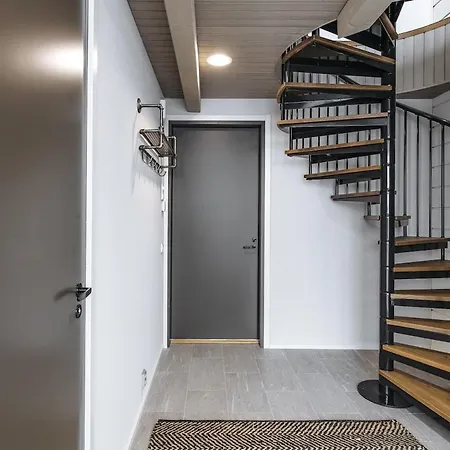 Naava 303 Loft - Kaksikerroksinen Lasiseinaehuoneisto Jaervinaekoealalla דירה