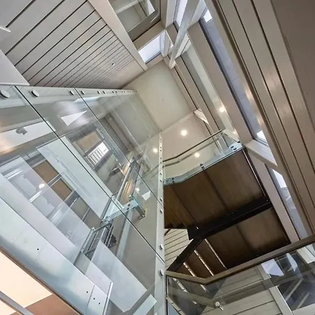 Naava 303 Loft - Kaksikerroksinen Lasiseinaehuoneisto Jaervinaekoealalla 公寓 Ähtäri