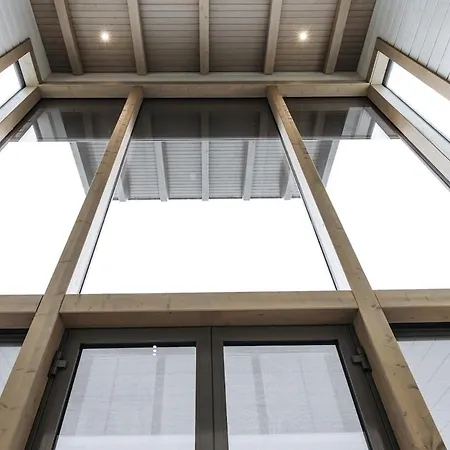 דירה Naava 303 Loft - Kaksikerroksinen Lasiseinaehuoneisto Jaervinaekoealalla