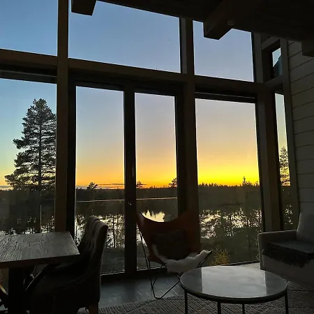 Naava 303 Loft - Kaksikerroksinen Lasiseinaehuoneisto Jaervinaekoealalla Ähtäri
