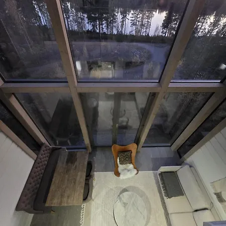 Naava 303 Loft - Kaksikerroksinen Lasiseinaehuoneisto Jaervinaekoealalla * Ähtäri