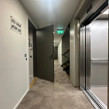 Naava 303 Loft - Kaksikerroksinen Lasiseinaehuoneisto Jaervinaekoealalla דירה