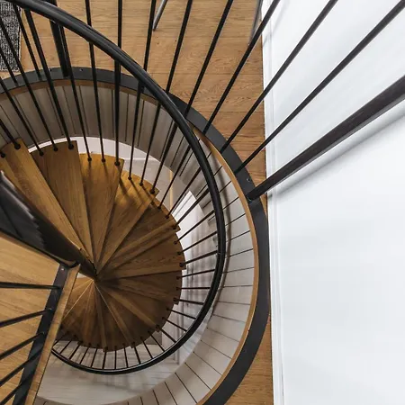 Naava 303 Loft - Kaksikerroksinen Lasiseinaehuoneisto Jaervinaekoealalla * Ähtäri