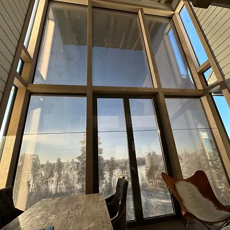 דירה Naava 303 Loft - Kaksikerroksinen Lasiseinaehuoneisto Jaervinaekoealalla *